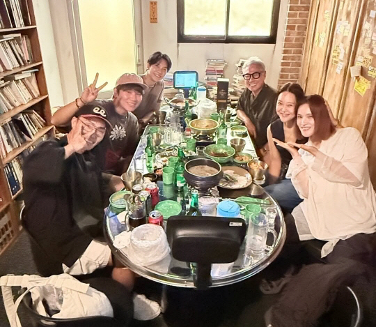 '조정석♥' 거미, 둘째 임신 중 근황...볼록 D라인 살짝 '편안한 임…