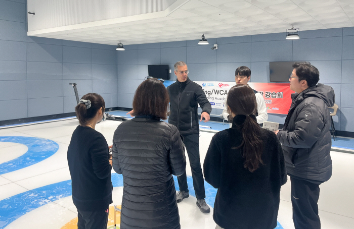 체육진흥공단, 세계컬링연맹 공인 강습회 개최…국제심판 양성한다