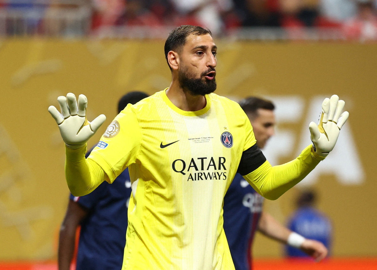 'GK 연쇄이동' 에데르송, 페네르바체행 임박...'PSG 전력 배제' …