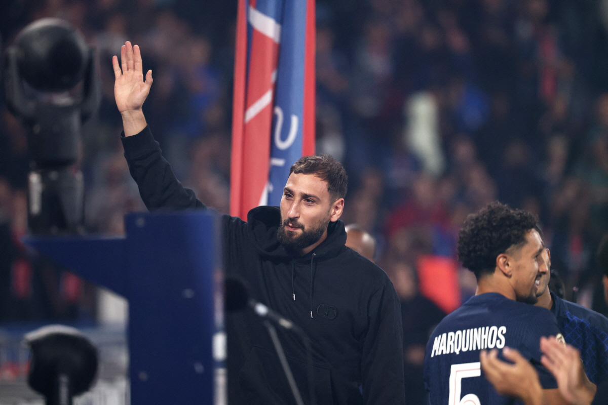 'GK 연쇄이동' 에데르송, 페네르바체행 임박...'PSG 전력 배제' …