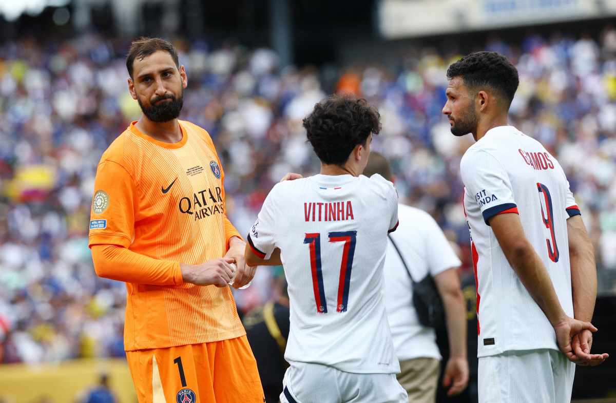 'GK 연쇄이동' 에데르송, 페네르바체행 임박...'PSG 전력 배제' …