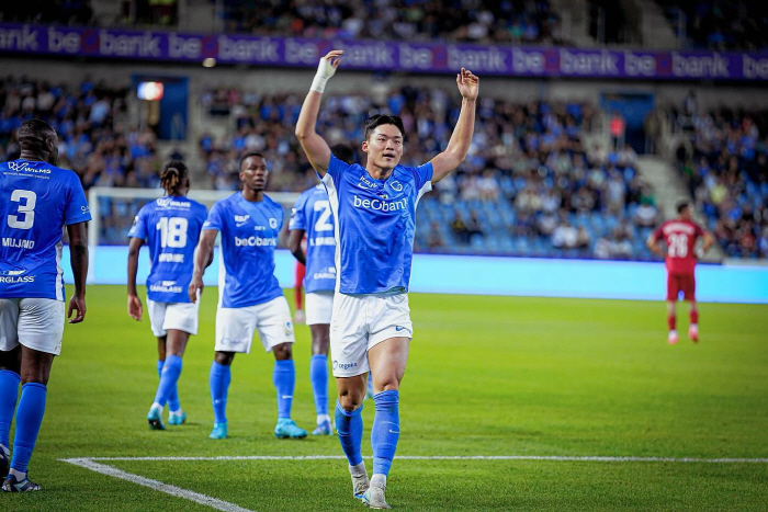 韓 축구 팬들 놀라게 한 '깜짝 이적'...'빅리그 스트라이커 탄생' 오현규, '오피셜'만 남았다 "이미 메디컬 테스트 완료, 구단 센터에서 도착"