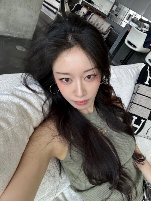 '황재균과 이혼' 지연, 셀카 막 찍어도 '굴욕 1도 없는' 저세상 미모