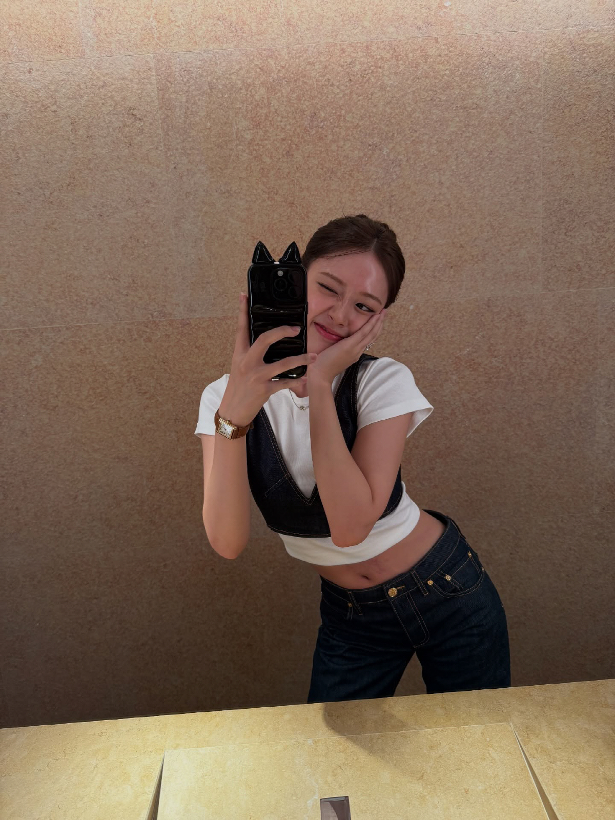 안유진, 스물두번째 생일→레이와 명품 L사 파인다이닝 즐거운 파티