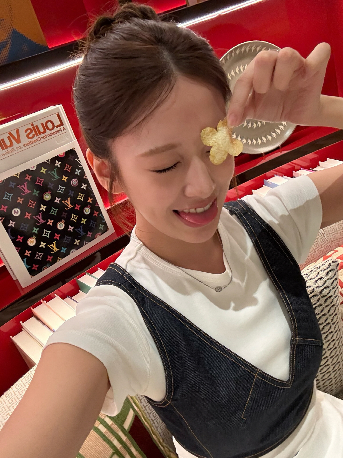 안유진, 스물두번째 생일→레이와 명품 L사 파인다이닝 즐거운 파티
