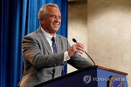 "보건장관이 국민건강 위협"…미국 CDC 전 수장 9명 NYT 기고