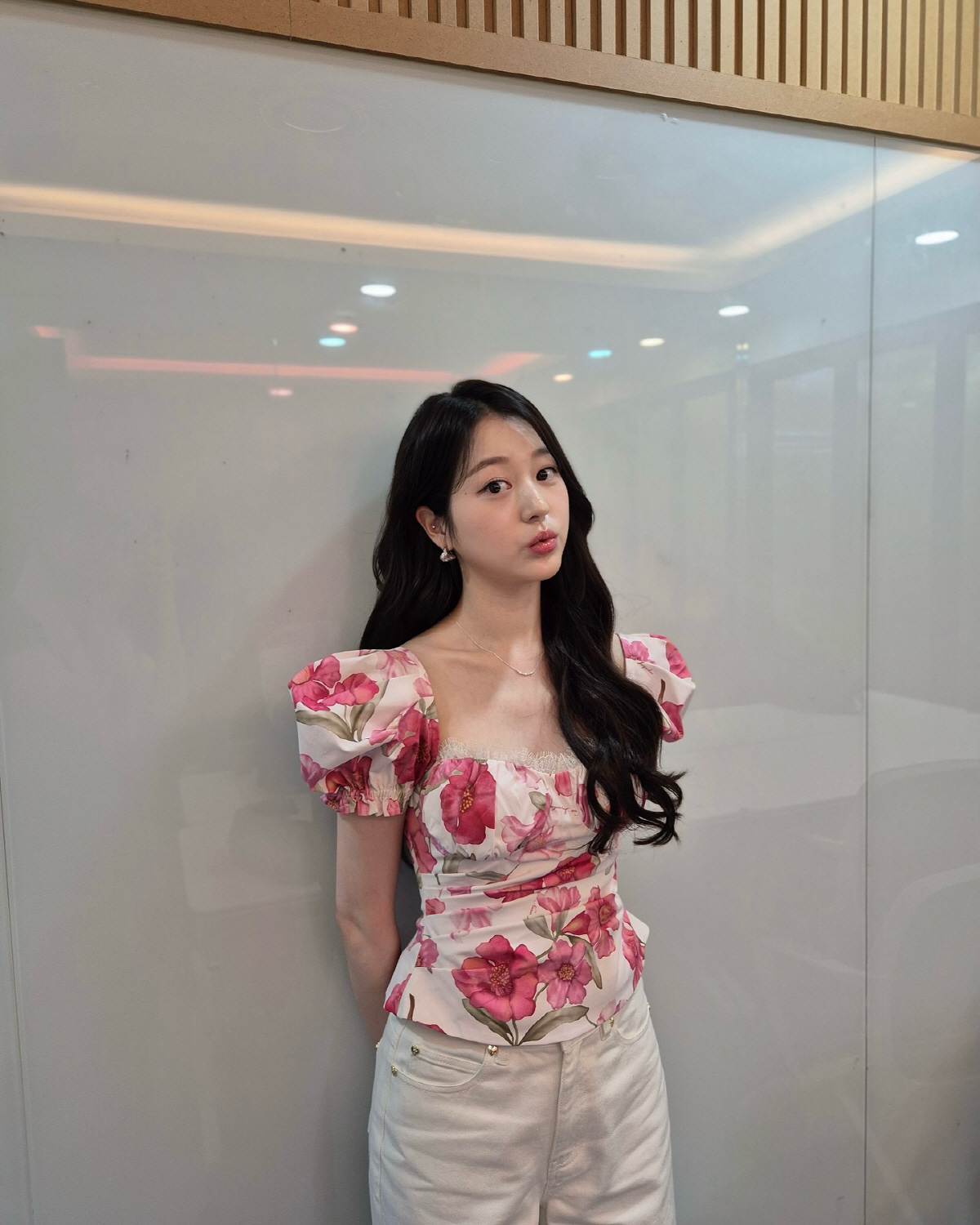 장원영 아니라고?…'친언니' 장다아, 판박이 미모로 '우월 유전자' 증명…