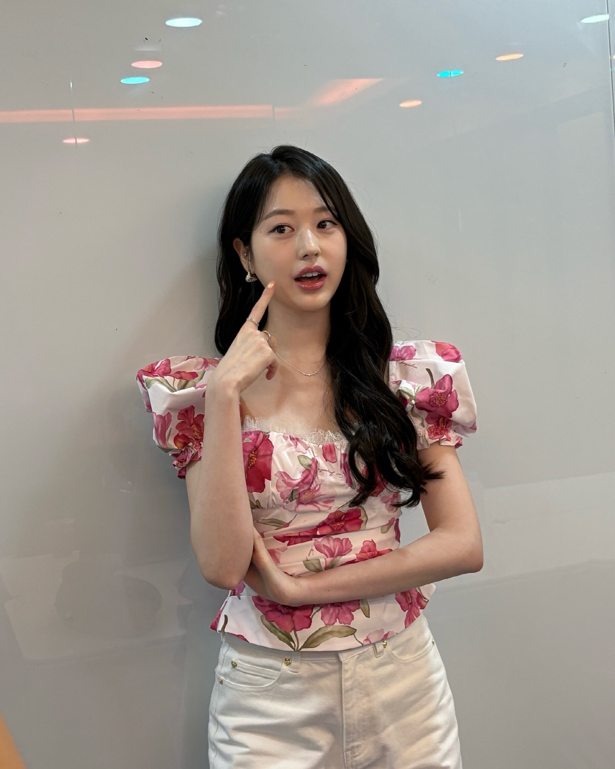 장원영 아니라고?…'친언니' 장다아, 판박이 미모로 '우월 유전자' 증명…