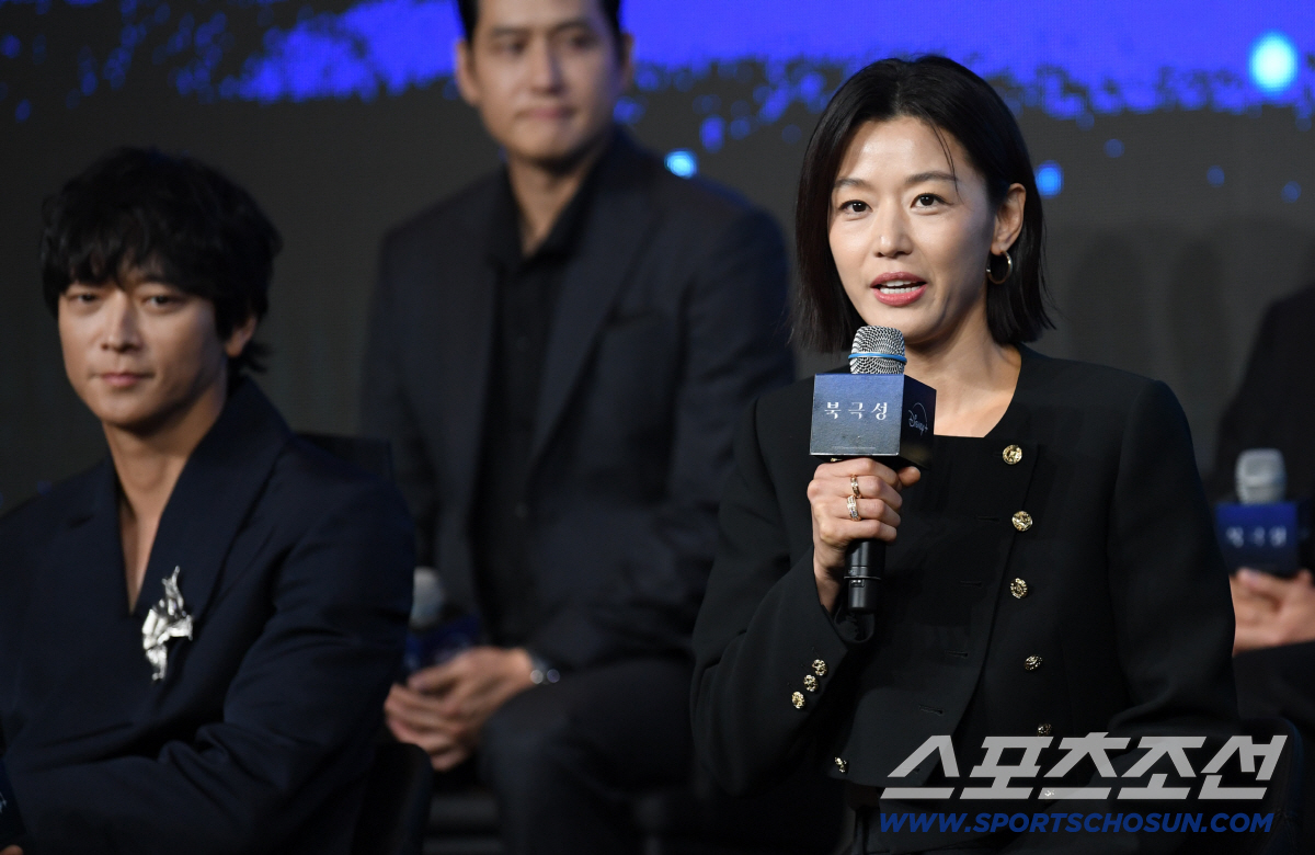 [포토] 전지현 '강동원과 작품하고 싶었다'