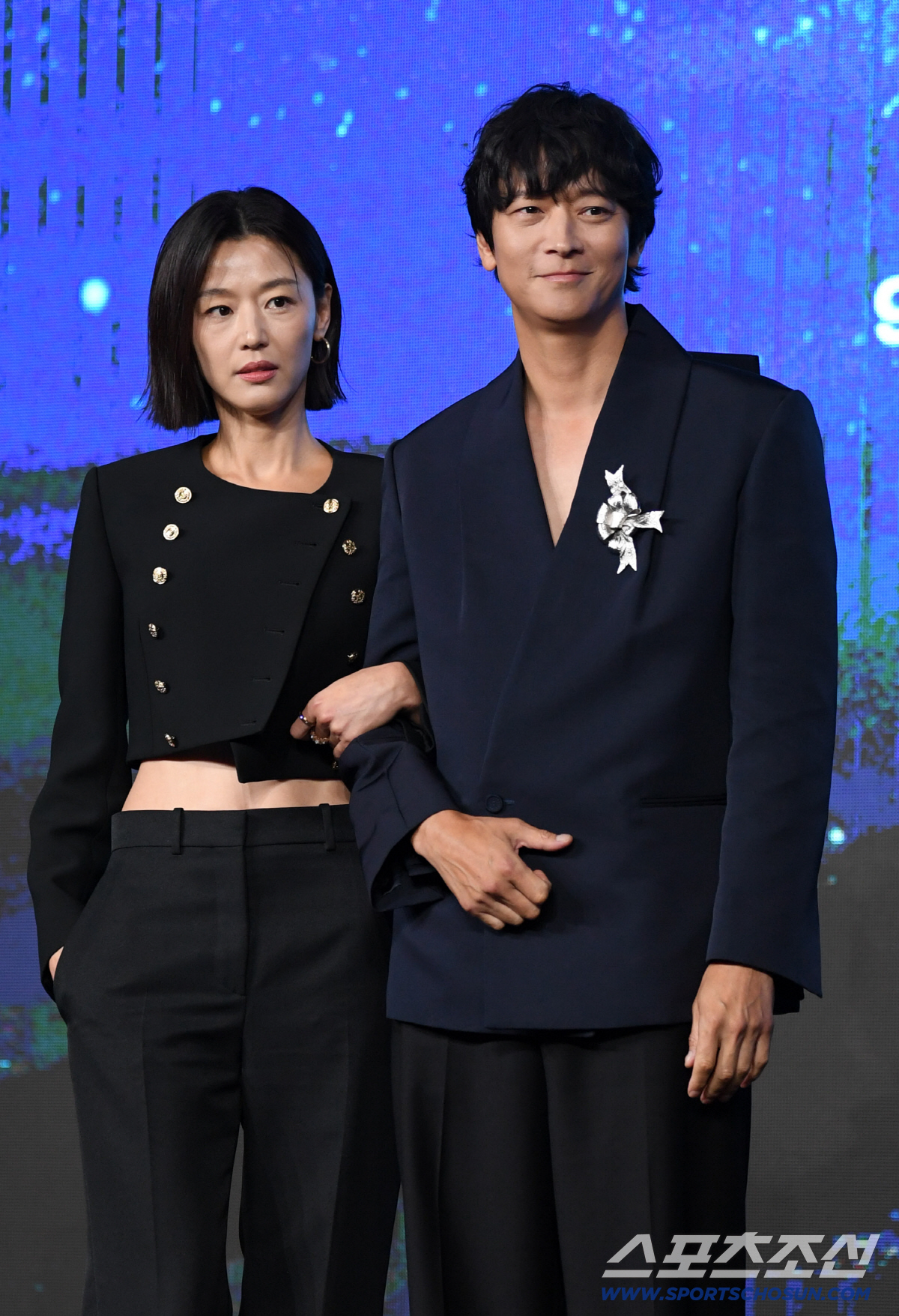 [SC현장] "뭘 좀 아는 '느좋' 느낌"..'북극성', '원톱' 전지현…