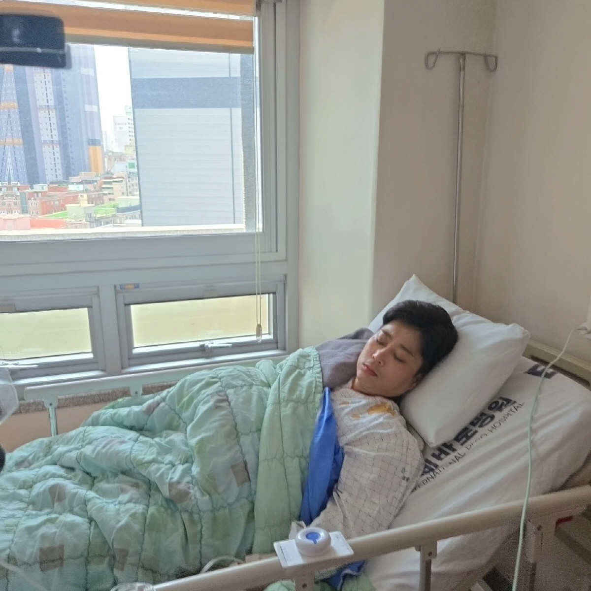 '김정화♥' 유은성, 안타까운 소식 전했다…"오른팔에 양성 뼈종양 있어"…