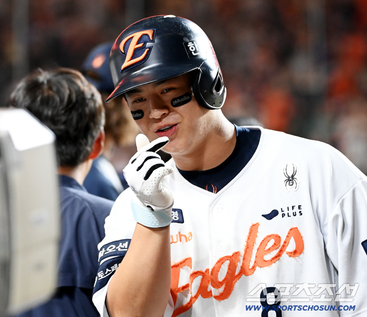 [포토] 스리런 폭발 노시환, 카메라 향해 손키스