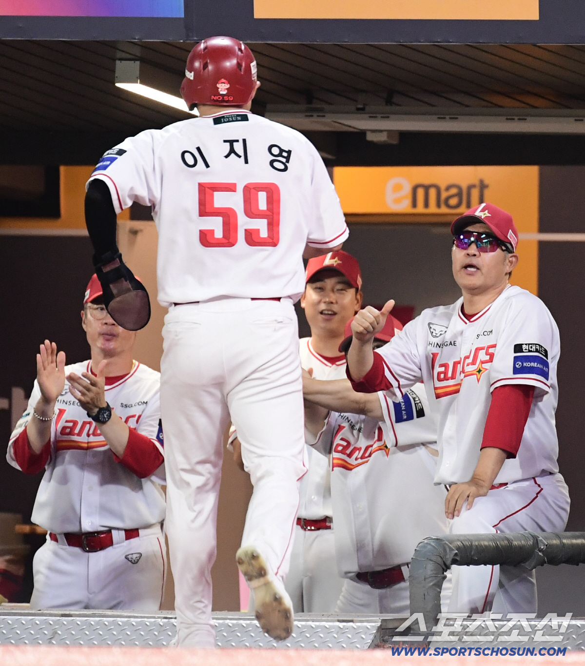 롯데 삼성 보고 있나?…3위 한 발 앞서 나간다 "투·타 균형 잘 맞았다…