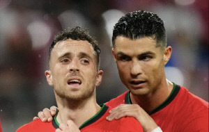 호날두 더 이상 욕하지 마세요...