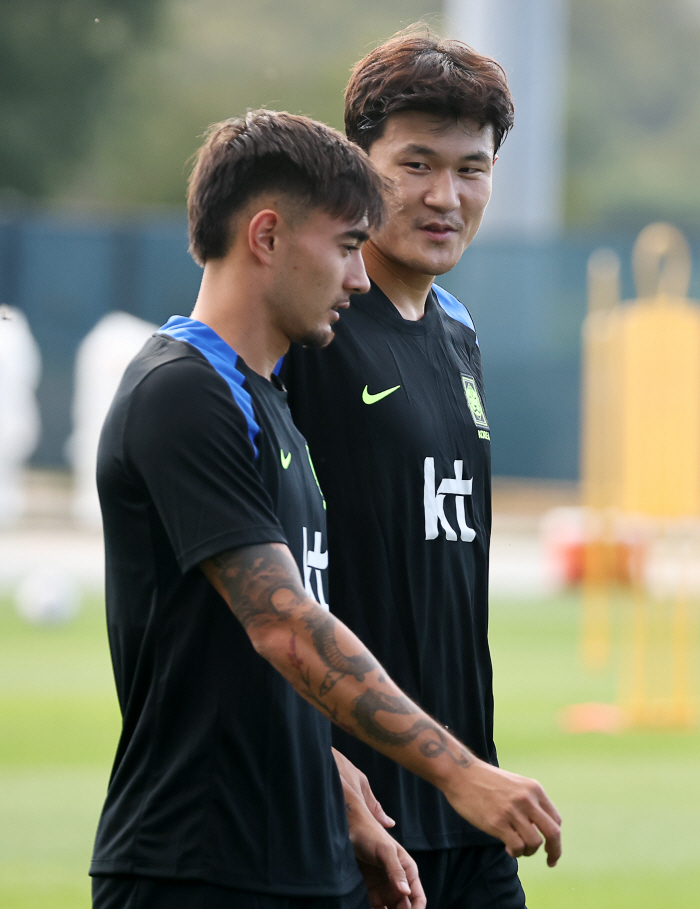 "기대→시너지, 잘 뽑았다" 홍명보호에 불고 있는 '韓 최초' 카스트로프 열풍…단 부담은 내려놓기, 첫 '완전체' 훈련은 불발