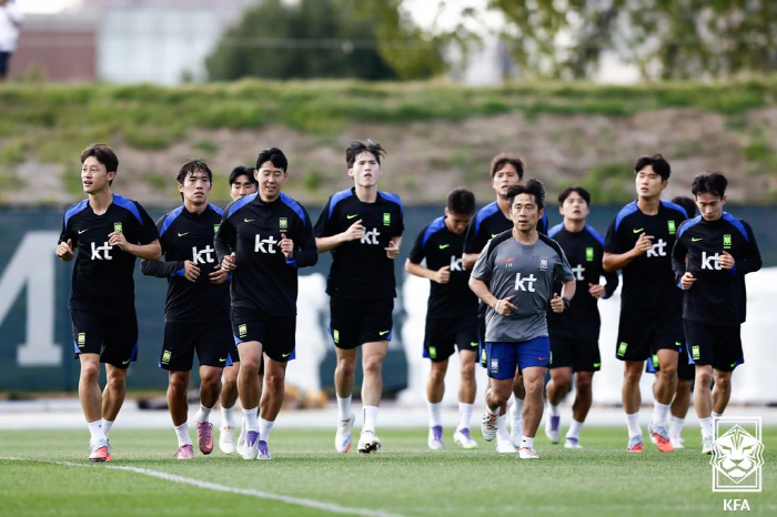 홍명보호 최전방 변수 예고...LA에서 화제인 '스트라이커 SON' 기용…