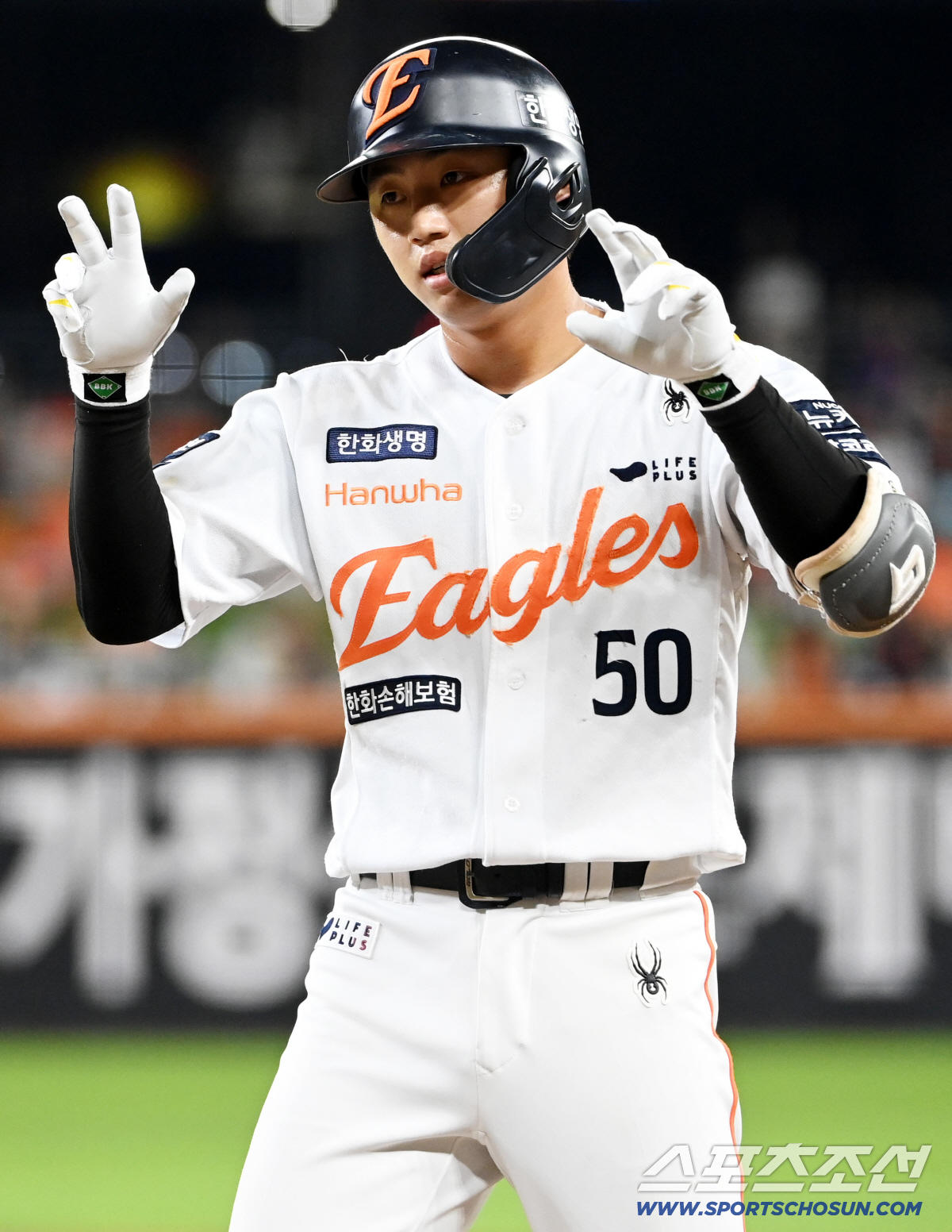[포토] 동점타 이원석, 독수리 발톱!