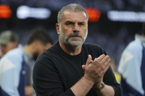 HERE WE GO 보도 '손흥민 무관 탈출 일등공신' 포스테코글루, 인기 대폭발...'텐 하흐 경질' 레버쿠젠-'무리뉴 이별' 페네르바체 동시 경쟁