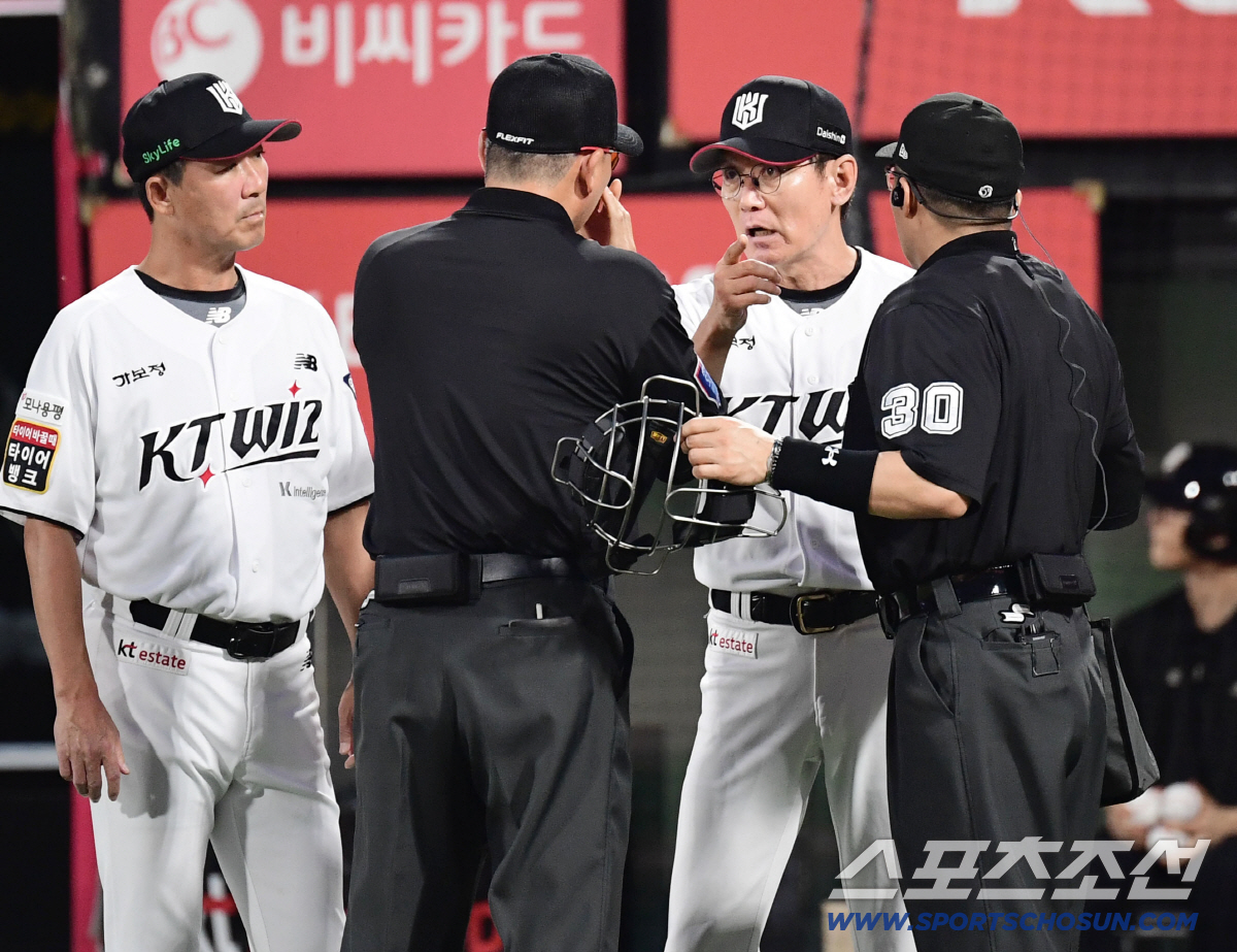 3:0→3:2→7:2→7:8→8:8→9:8. 끝내기 실책 덕에 KT 4위…