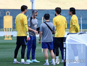 '변화의 바람' 부는 홍명보호…새 포르투갈 코치도 '적응 중'