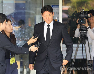 '불법촬영' 황의조 2심도 징역형 집행유예…黃 