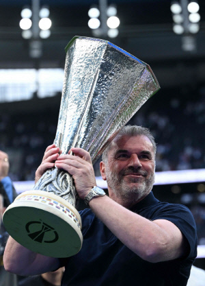 토트넘 경질된 포스텍의 재평가! 분데스리가 명문 차기 사령탑 강력한 후보