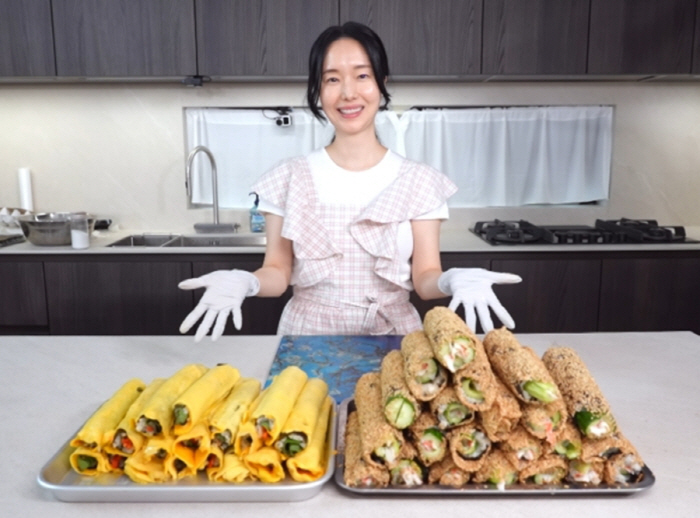 오랜 꿈 이룬 이정현, '스태프 미담' 터졌다..'김밥만 40줄' 정성 도시락 선물