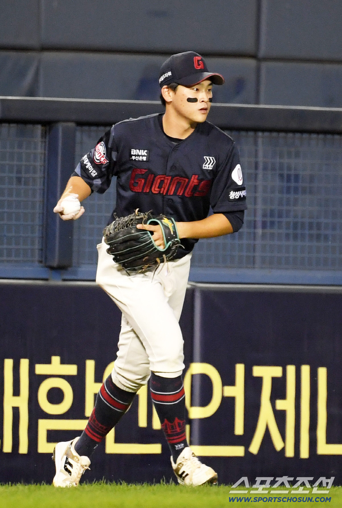 '끝내기 악송구→147일만의 6위 추락' 23세 히트상품 어찌 탓하랴…1…