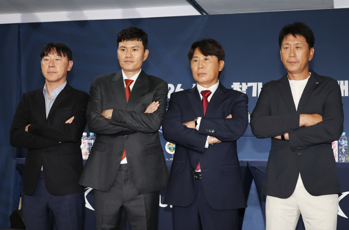 [현장인터뷰]아시아 정상 도전 '4인4색' 신태용 "외인 선수 제한 풀자…