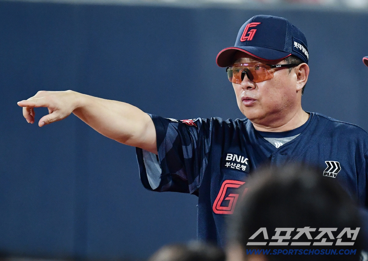 10승 투수 버리고 데려왔는데 1승3패. 수비형 포수 출신 명장의 진단은…