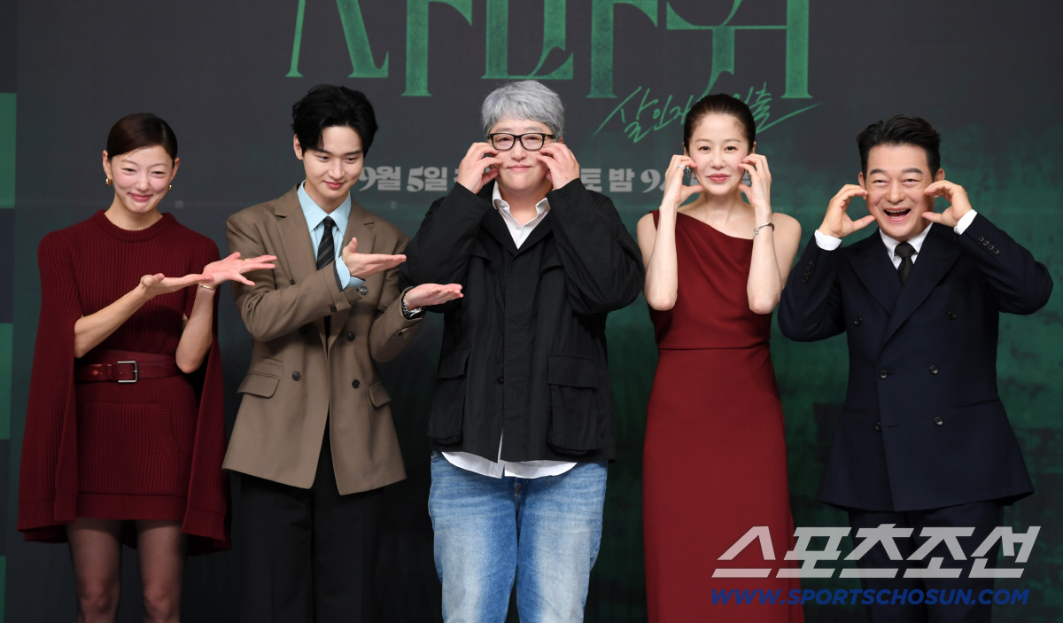[포토] SBS 금토드라마 '사마귀' 제작발표회 분위기 좋네