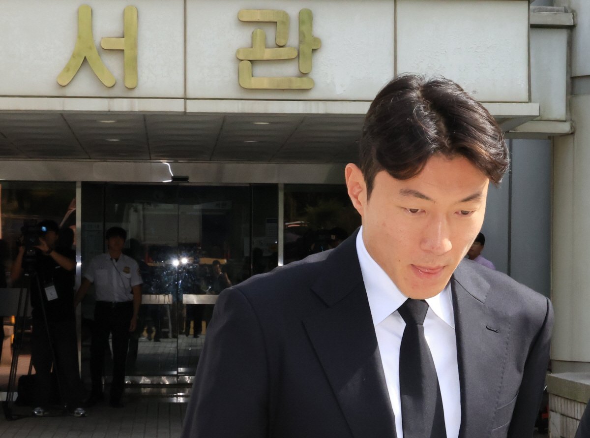‘불법 촬영→징역 1년+집행유예 2년' 황의조, 항소심도 그대로...입장…
