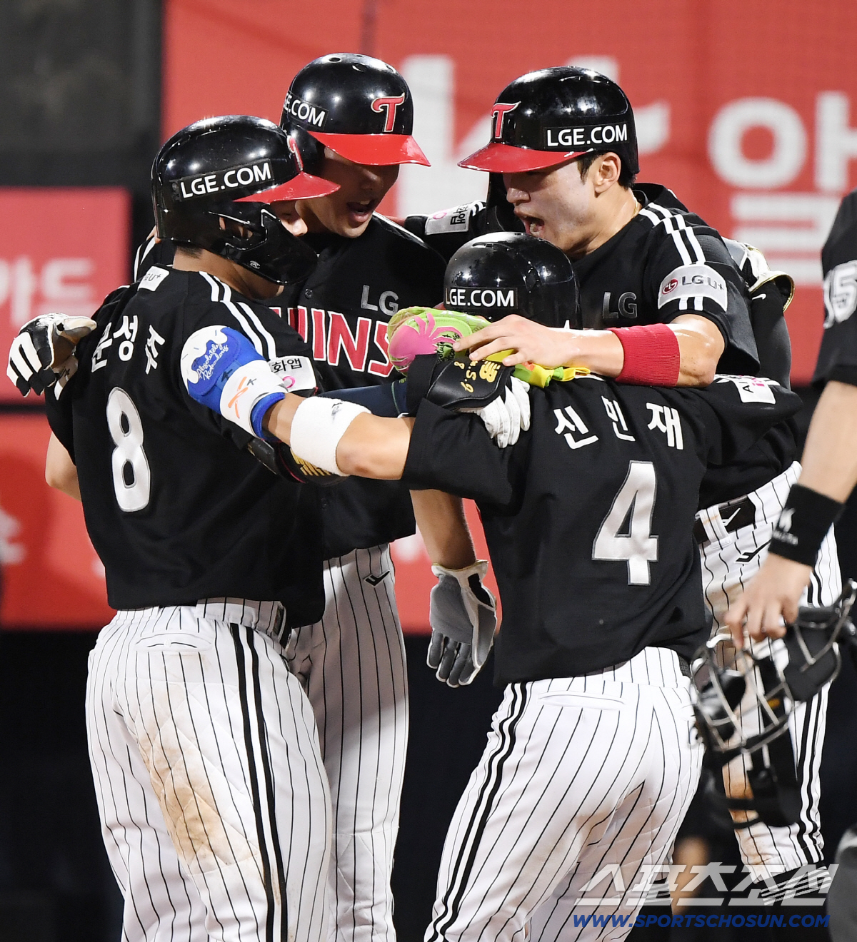 오지환 동점포 → 문성주 역전 만루포! 3이닝 '4홈런+17점' 쫓고쫓긴…