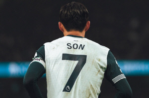 '손흥민 다시 돌아와줘' 프랭크 감독 최악의 딜레마...'EPL 득점왕' SON 정통 후계자 없다