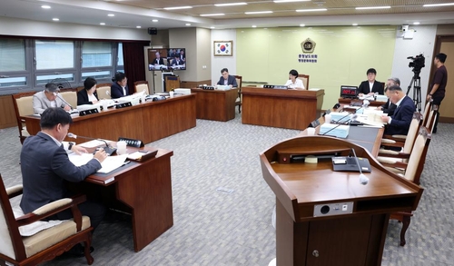 충남도의회 상임위, 공무원 유급 30일 휴가 조례안 가결