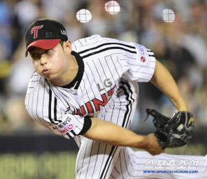 '50이닝↑' 구원투수 ERA 2위, 그런데 '10번째' 신인이라고?…155㎞ 미친 구위, 괜히 '클로저' 거론했겠나