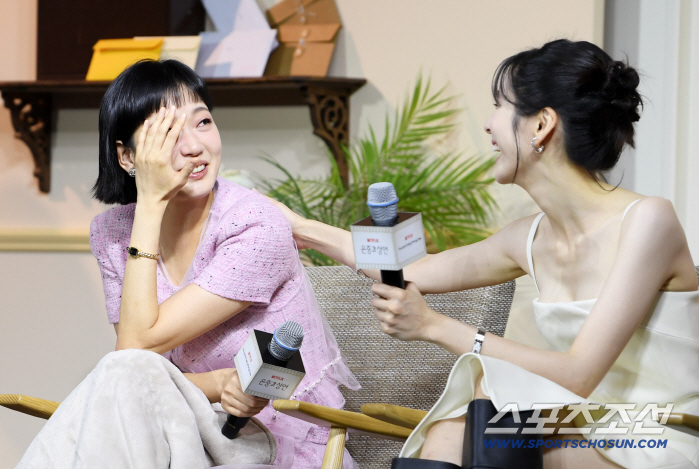 '은중과 상연' 김고은 "박지현, 같이 고생해도 얼굴 안 부어..원망스러워"