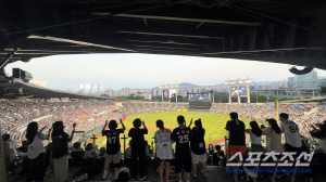 [핫이슈]'역시 국민 스포츠' 오늘 한국야구 새 역사 쓴다! 신기록 돌파 이유 전격 분석