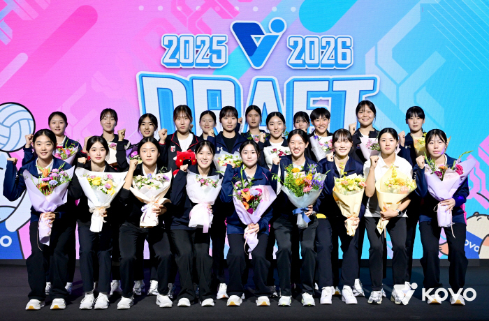 도로공사 3년 연속 대박! 'U-21 대표' 이지윤, 전체 1순위 지명…21명 프로 부름 받았다 (종합)