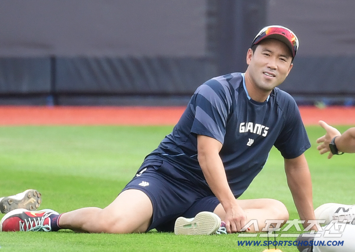 '가을야구 가야하는데…' 악재 겹친 롯데 "전준우 생각보다 안좋아, 복귀…