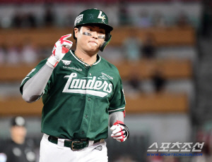 승부수 아닌 대참사였네…'6실점' 또 무너진 벨라스케즈 → '3연패' 롯데 6위 추락! 인천 물들인 대포전쟁 '고명준 멀티포 최정 19호' SSG가 웃었다 [인천리뷰]