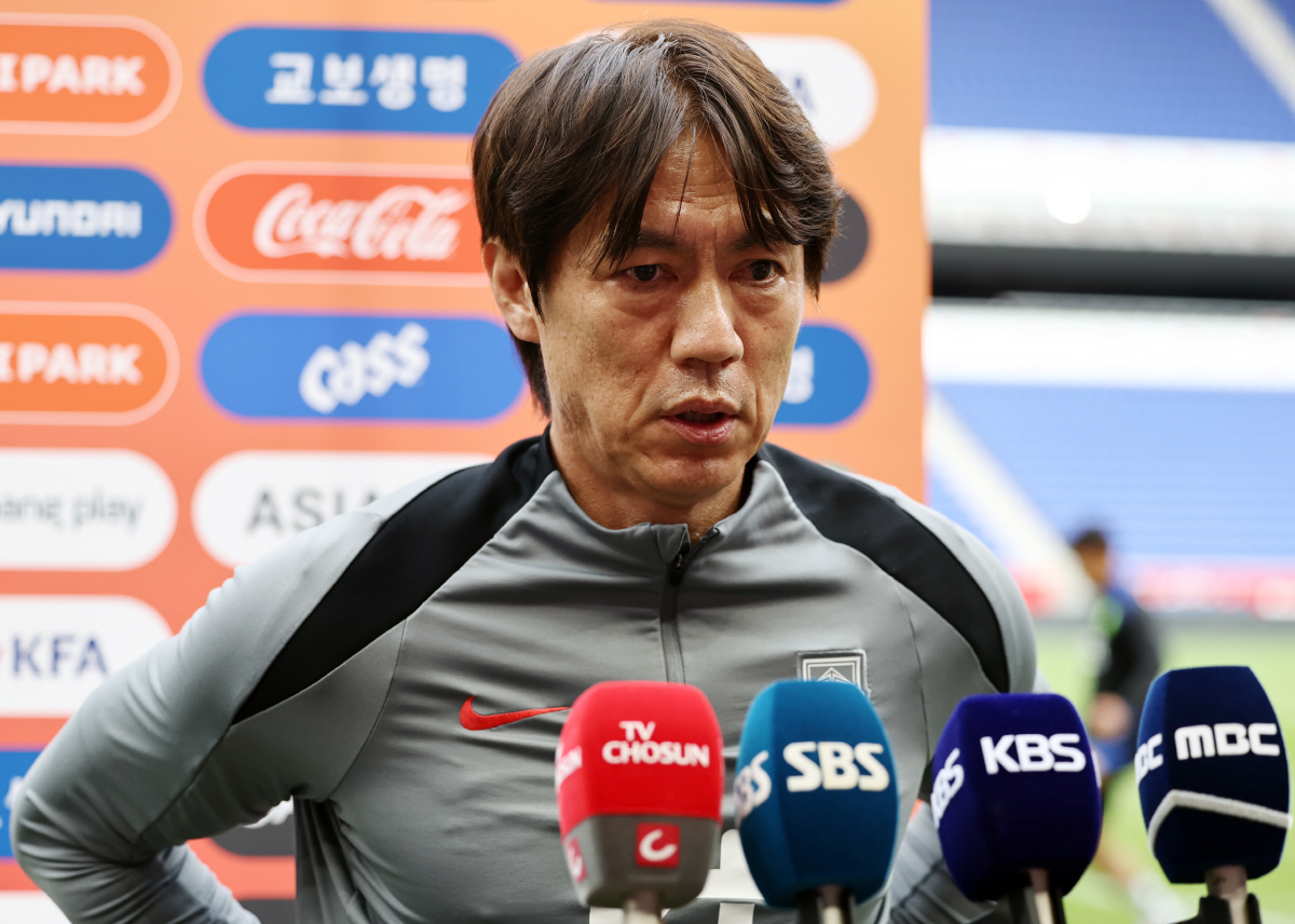 홍명보 감독"미국전,결과X경기력 모두 잡아야...카스트로프 충분한 시간 …