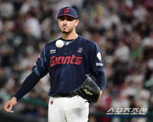 '충격 붕괴' 벨라스케즈 왜 무너지나...김태형 감독 