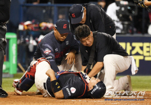 이 정도면, 파울 타구에 '마'가 낀 건가...유강남 