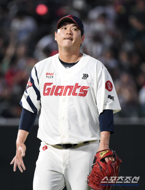 '벨라스케즈 멘붕' 롯데, 천군만마가 돌아온다...사실상의 에이스, KIA전 복귀 확정 [인천 현장]