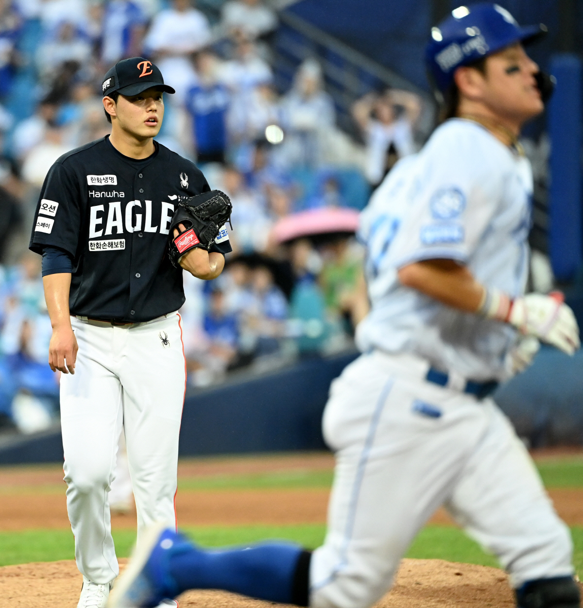 [포토] 문동주, 강민호 병살 처리하며 4회 종료