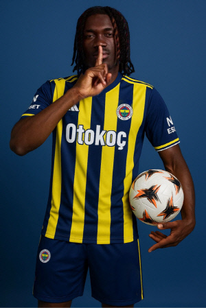 英 독점 보도! 손흥민이 그렇게 가르쳤어?…'불성실' 지각쟁이 MF 방출 임박→레비 없어도 돈이 우선 '사우디로 가'