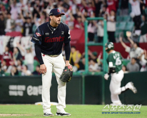 사실 LG도 벨라스케즈 적극 검토했었다...롯데의 눈물 뒤, 숨겨진 '반전 비하인드'