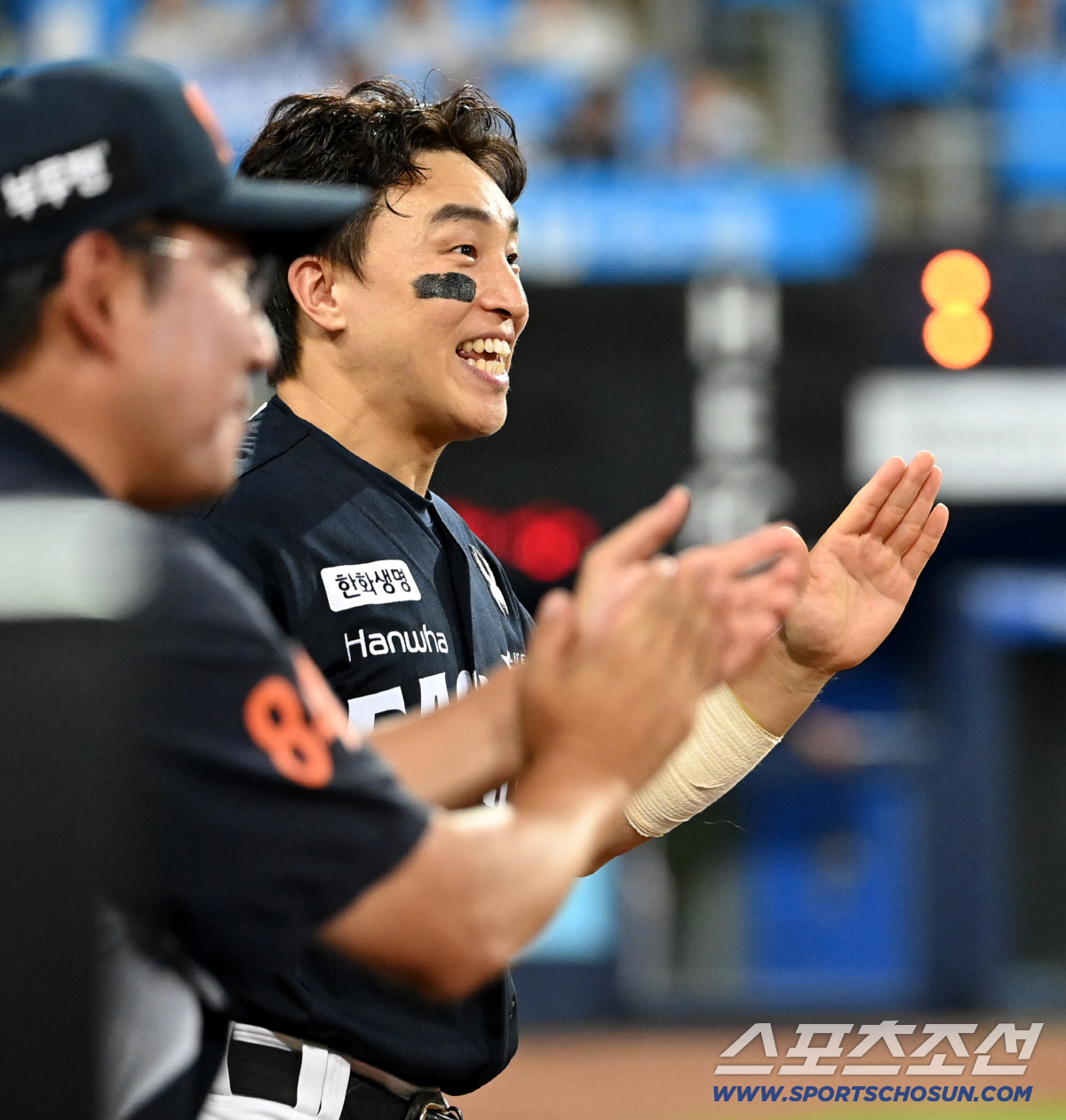 37세 베테랑도 이렇게 뛴다! 포기 모르는 손아섭 전력질주가 가져온 승리…