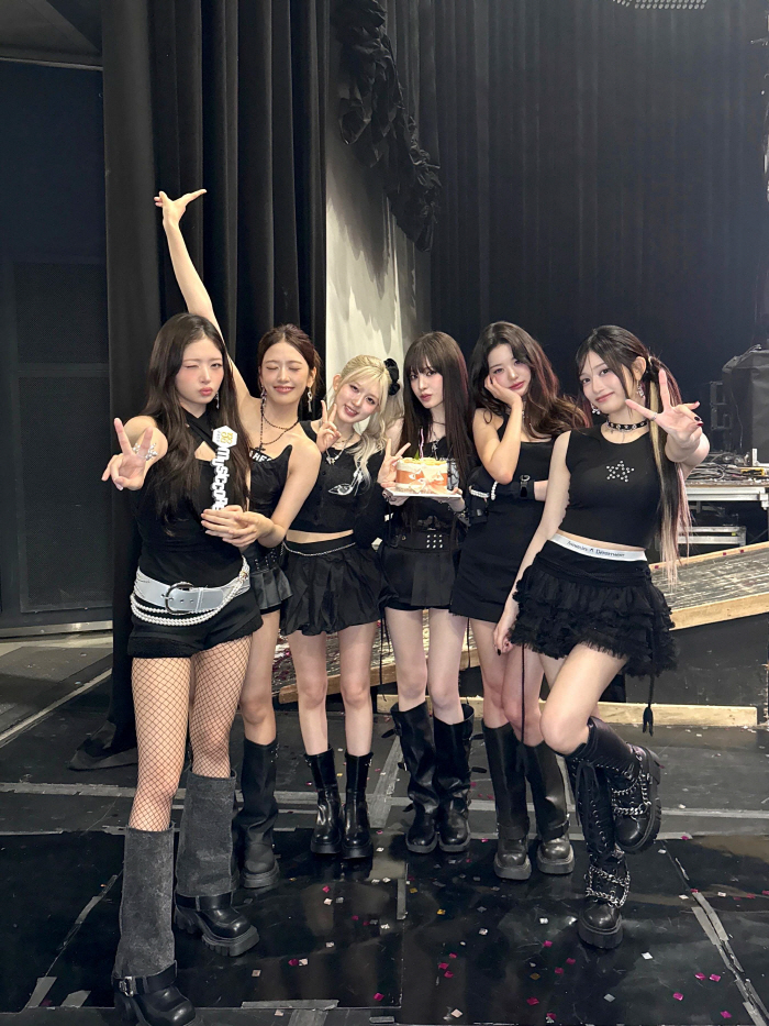 아이브, 신곡 'XOXZ' 또 터졌다…뮤뱅→음중 1위 2관왕
